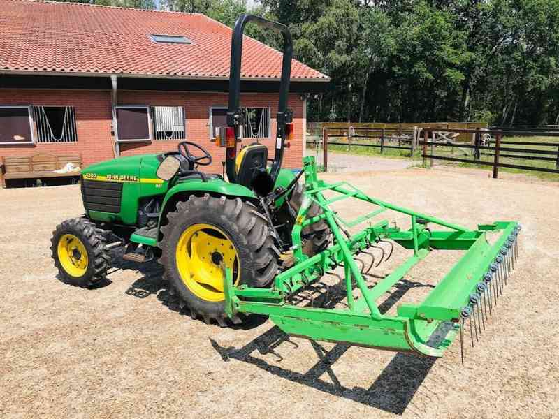 Traktor John Deere 4HST/ 300 - foto 1