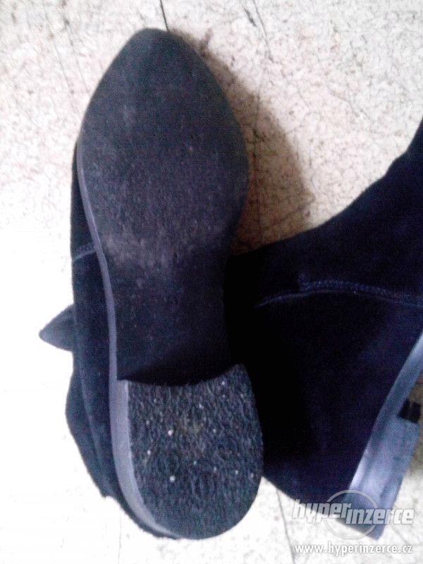 Semišová kotníková obuv Audrey vel. 41 - černá - foto 6