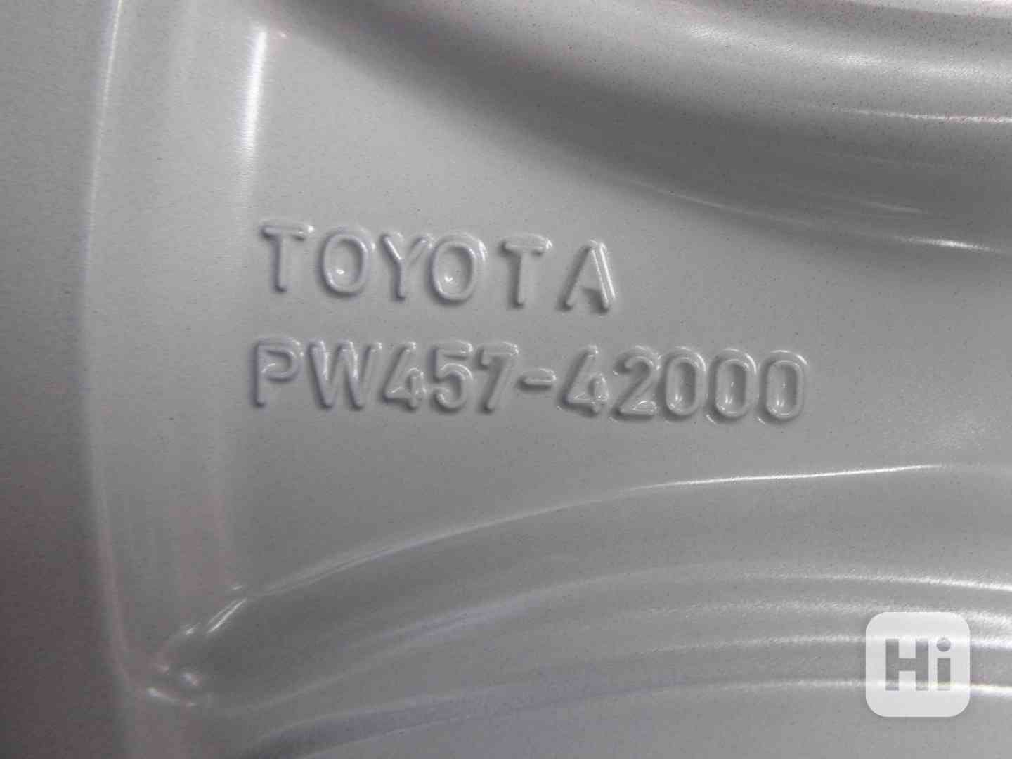 Toyota RAV4 Corolla Auris Prius original R17 nova lita kola - bazar ...