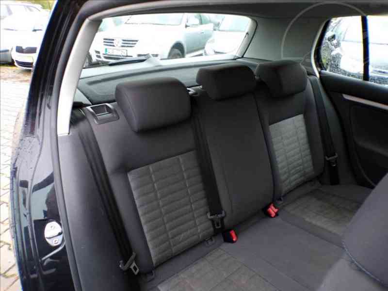 VW Golf 1,4 i 1.MAJITEL,TREND-Hned odjíždíte - foto 12