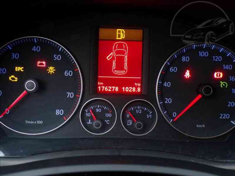 VW Golf 1,4 i 1.MAJITEL,TREND-Hned odjíždíte - foto 6