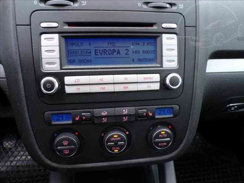 VW Golf 1,4 i 1.MAJITEL,TREND-Hned odjíždíte - foto 7