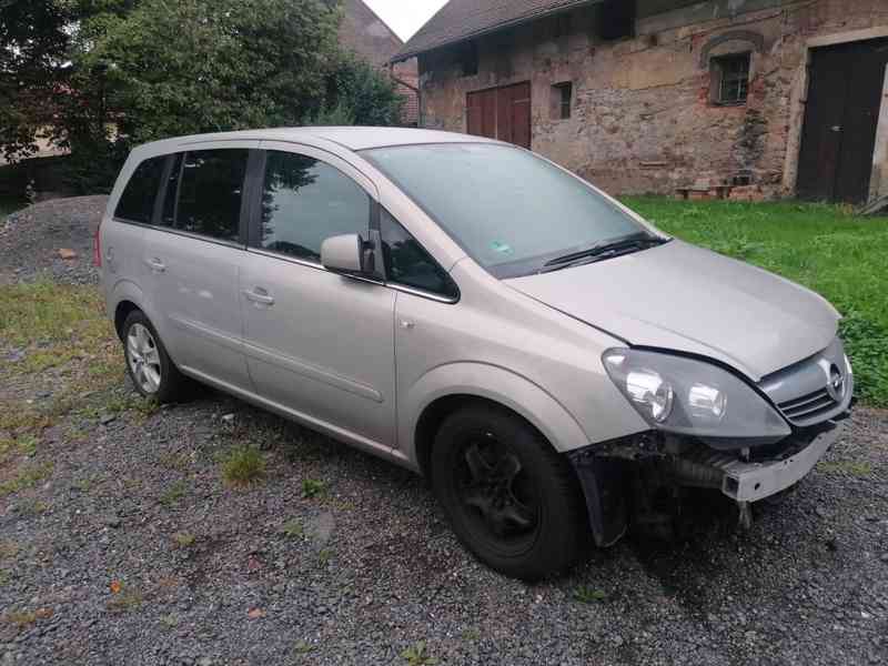 Náhradní díly na Opel Zafira B - foto 13