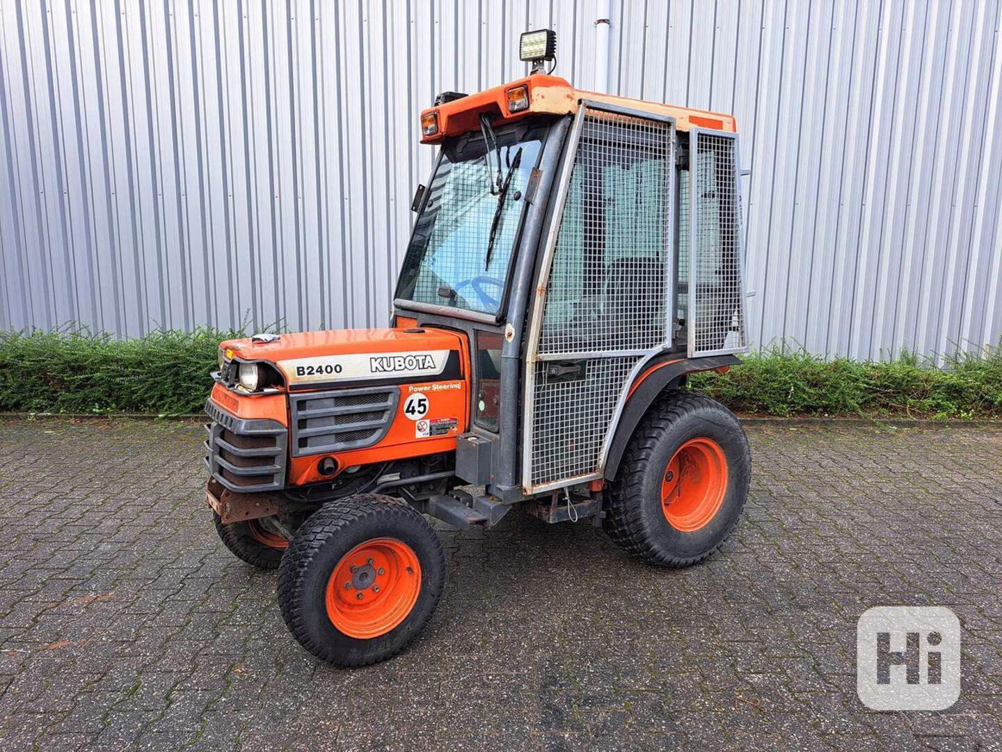 Traktor Kubota B2400 - foto 1