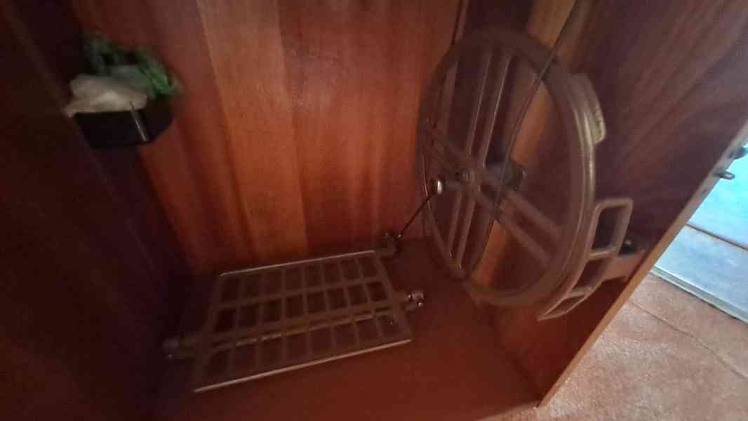 Šicí stroj Lada 237/1 - foto 4