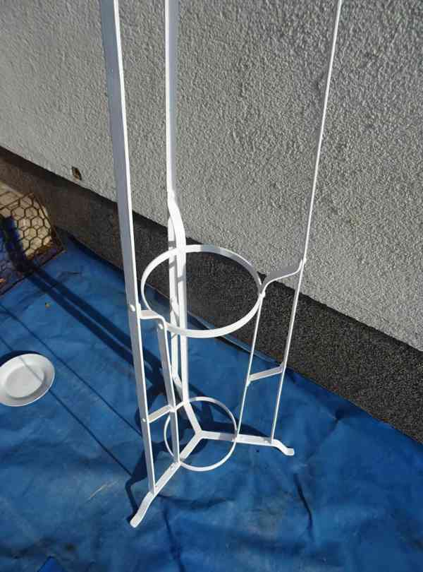 Věšák na klobouky , kabáty a deštníly . - foto 4