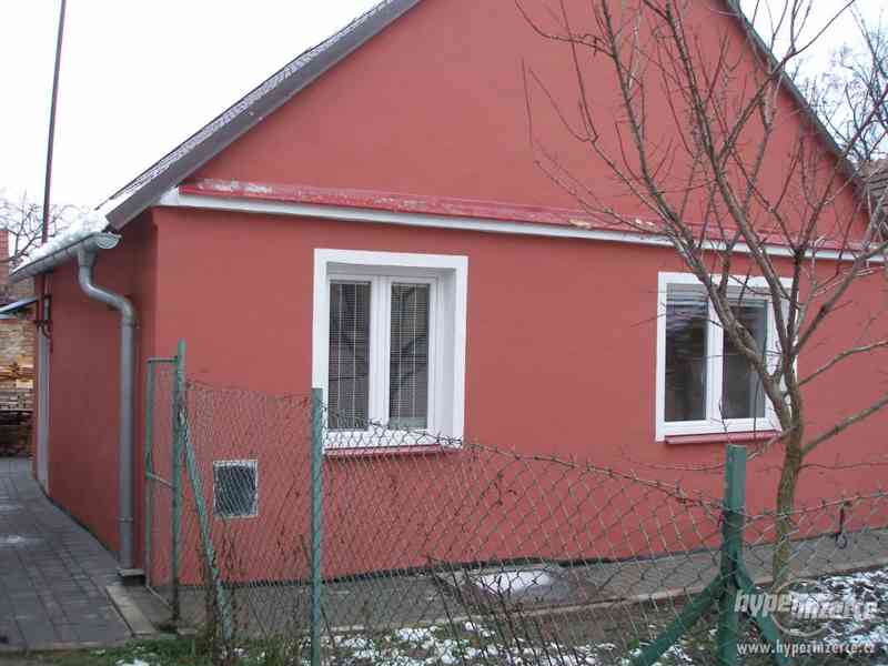 PRONÁJEM RODINNÉHO DOMU KYJOV - BORŠOV - foto 1
