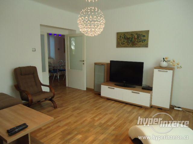 pronajmu manažerský byt v rodinném domě s parkováním - foto 7
