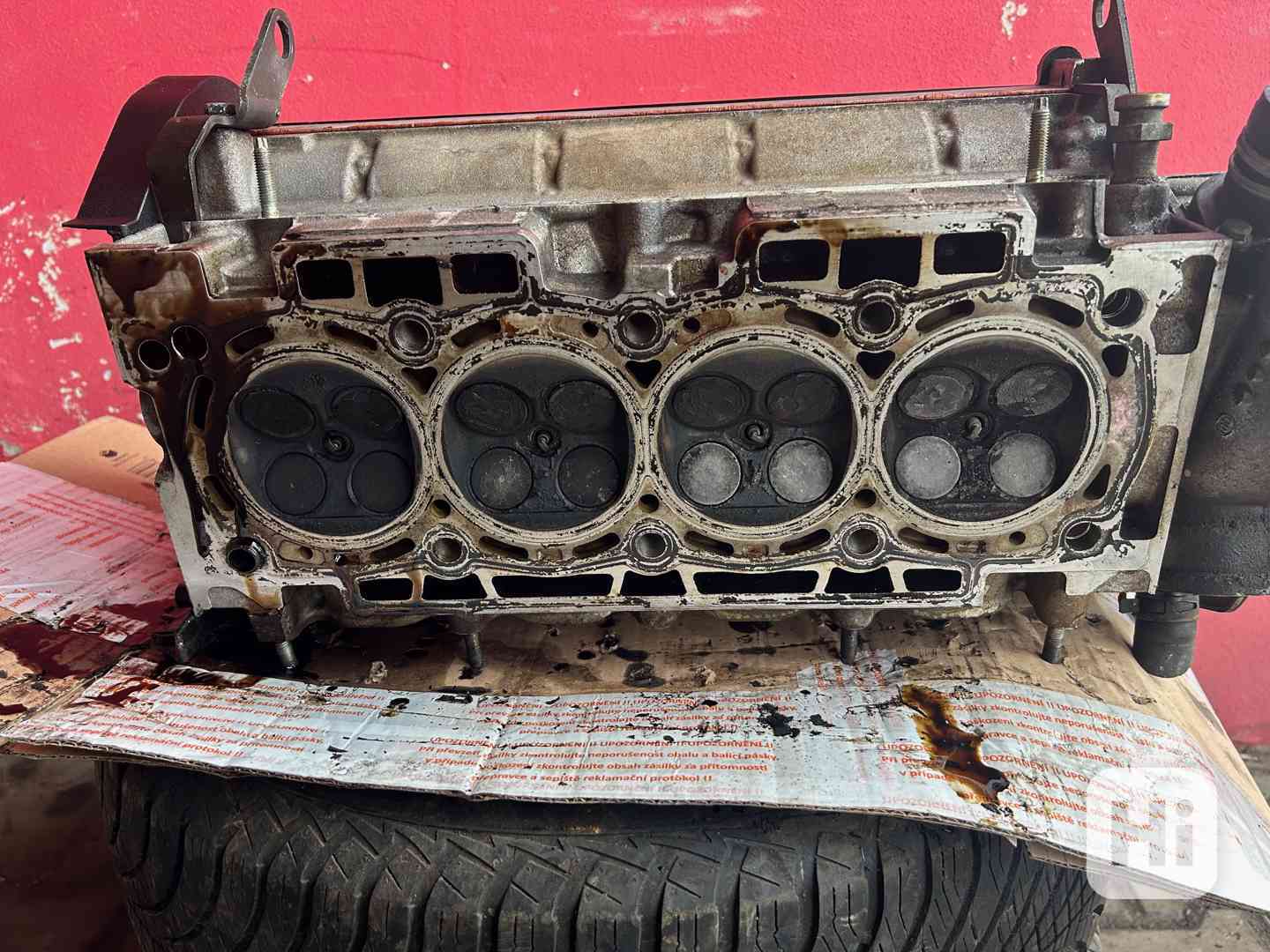 Hlava 1,8 16V 6FZ Citroen Peugeot 85KW 9634355510 - foto 1