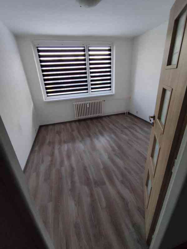 Pronájem bytu 3+1 v DV v ulici Česká - foto 4