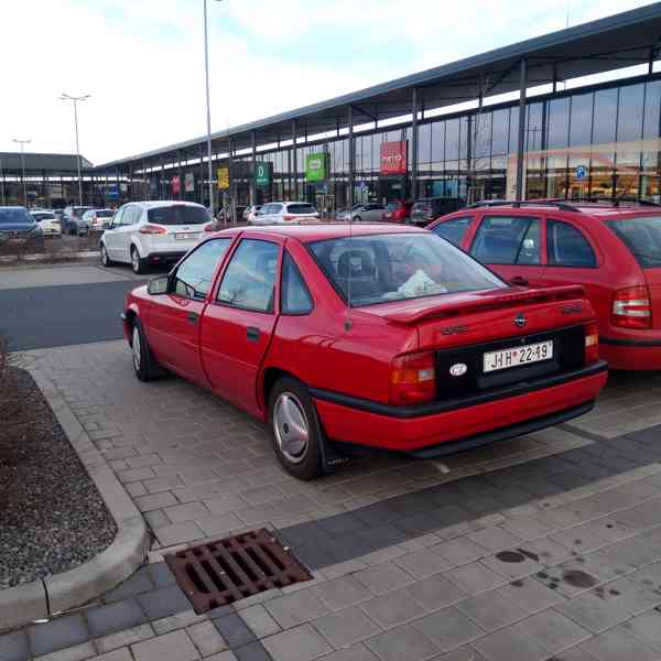 Opel Vectra 2.Oi - foto 2