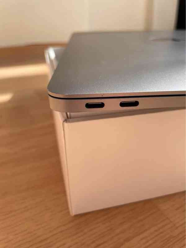 MacBook Air 2020 i5, 8GB, SDD 256 GB - foto 3