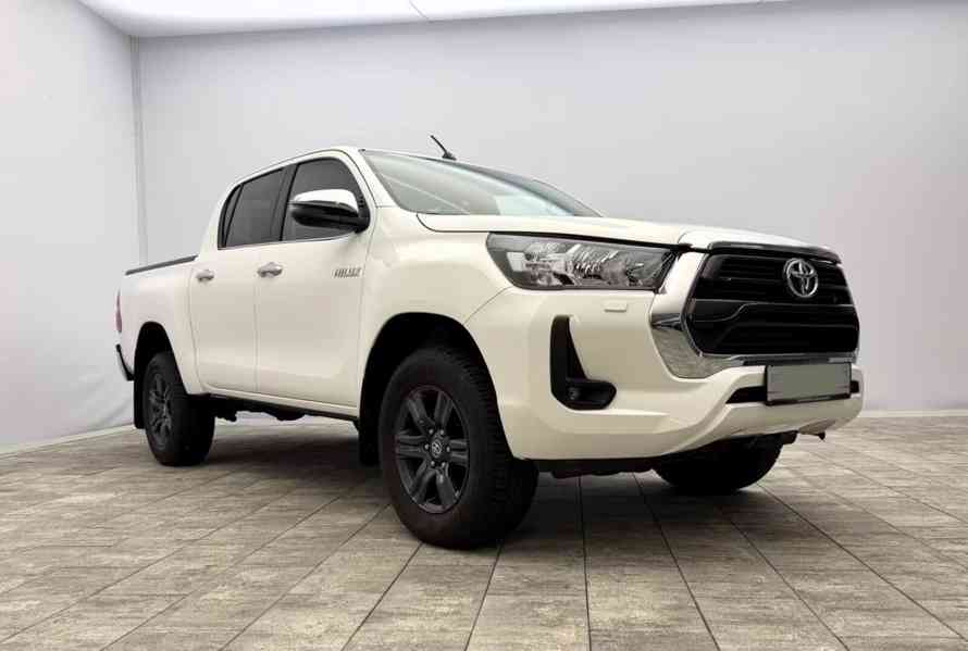 Toyota Hilux 2.8 D-4D 4x4 nafta 150kw - foto 19