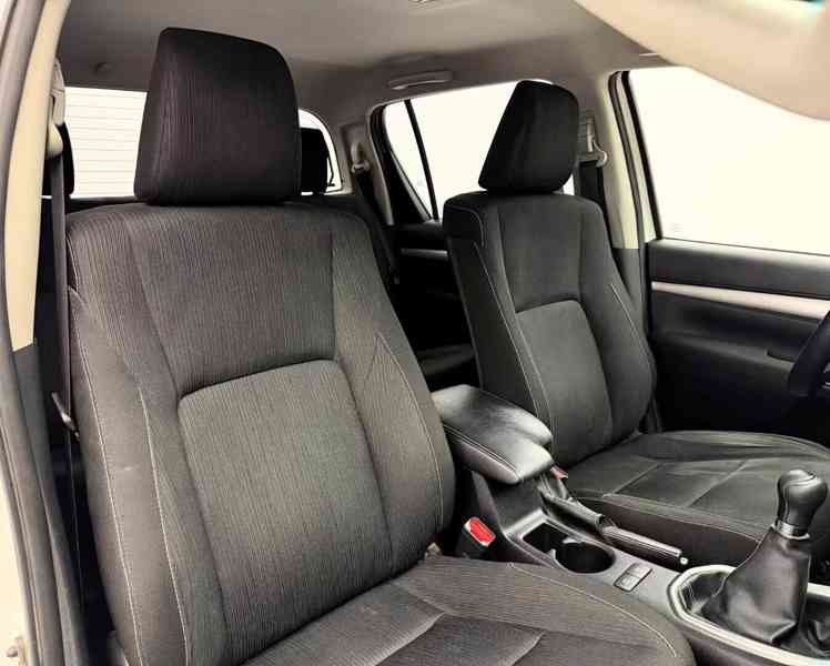 Toyota Hilux 2.8 D-4D 4x4 nafta 150kw - foto 20