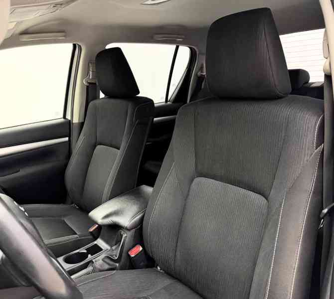 Toyota Hilux 2.8 D-4D 4x4 nafta 150kw - foto 6