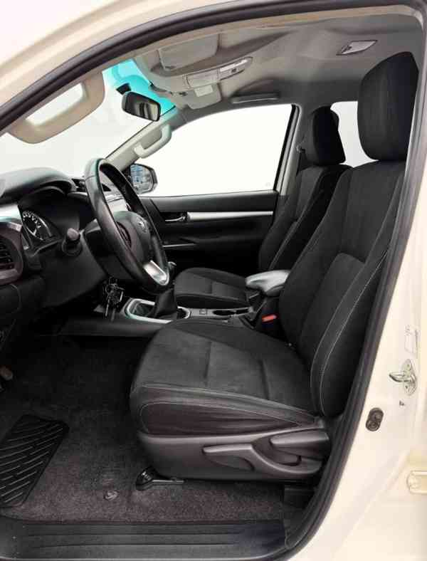 Toyota Hilux 2.8 D-4D 4x4 nafta 150kw - foto 10