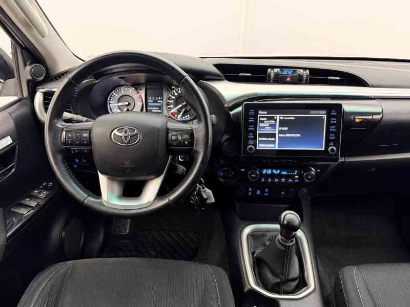 Toyota Hilux 2.8 D-4D 4x4 nafta 150kw - foto 13