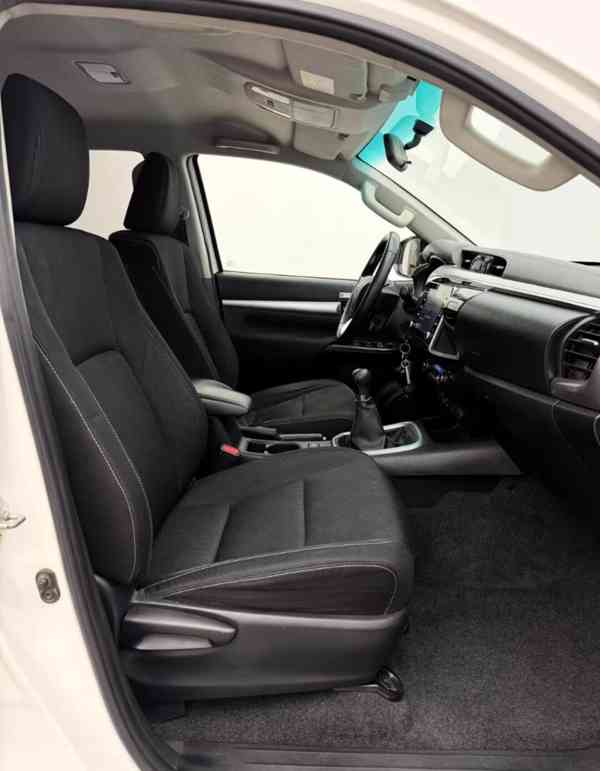 Toyota Hilux 2.8 D-4D 4x4 nafta 150kw - foto 22