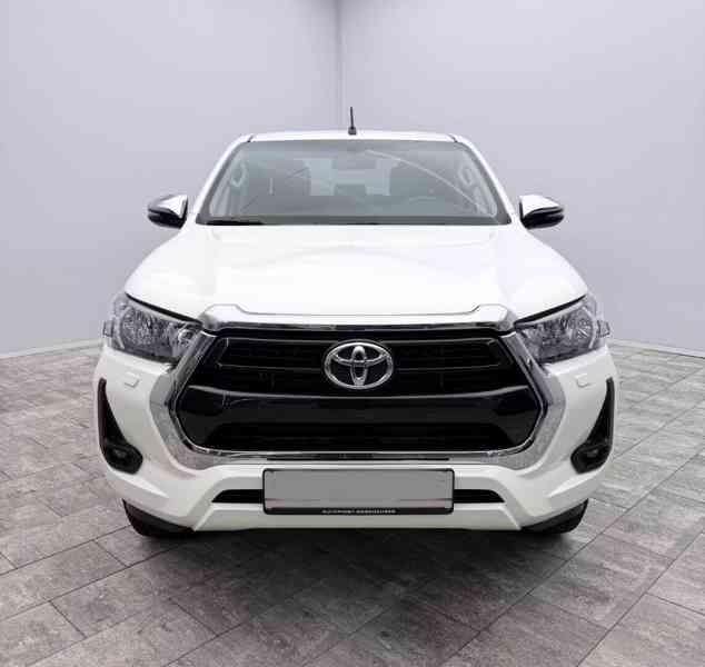 Toyota Hilux 2.8 D-4D 4x4 nafta 150kw - foto 17