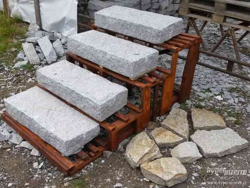 Žulové přírodní schody - foto 2