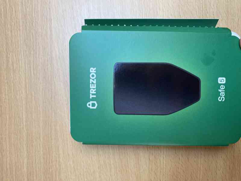 Trezor Safe 5 Nepoužitý Černý - foto 6