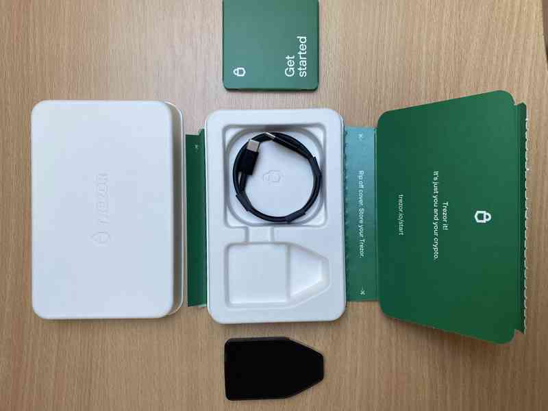 Trezor Safe 5 Nepoužitý Černý - foto 2