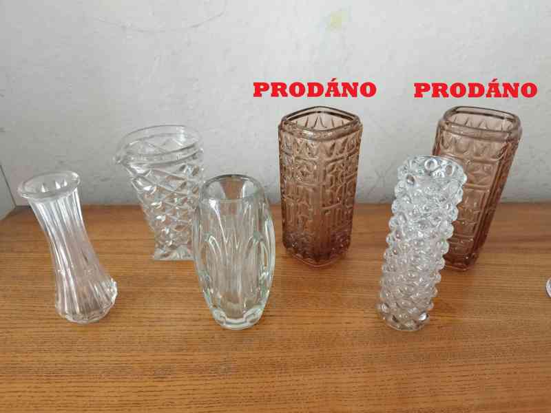 Dekorativní vázy, mísy, tácy, džbány (sklo, keramika) - foto 12