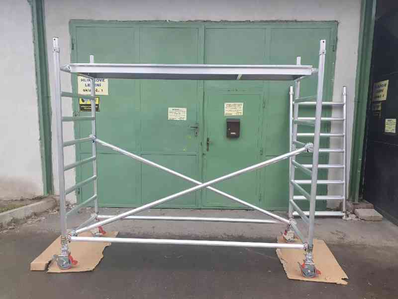 Pojízdné hliníkové lešení 4m dosah na ruce