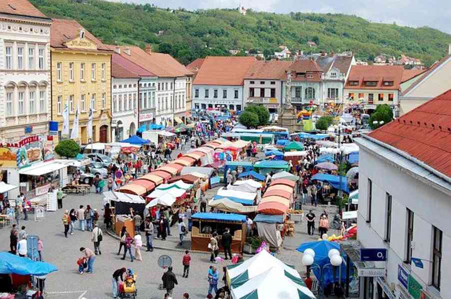 Pronájem světlého bytu 2+1 Ivančice. - foto 13