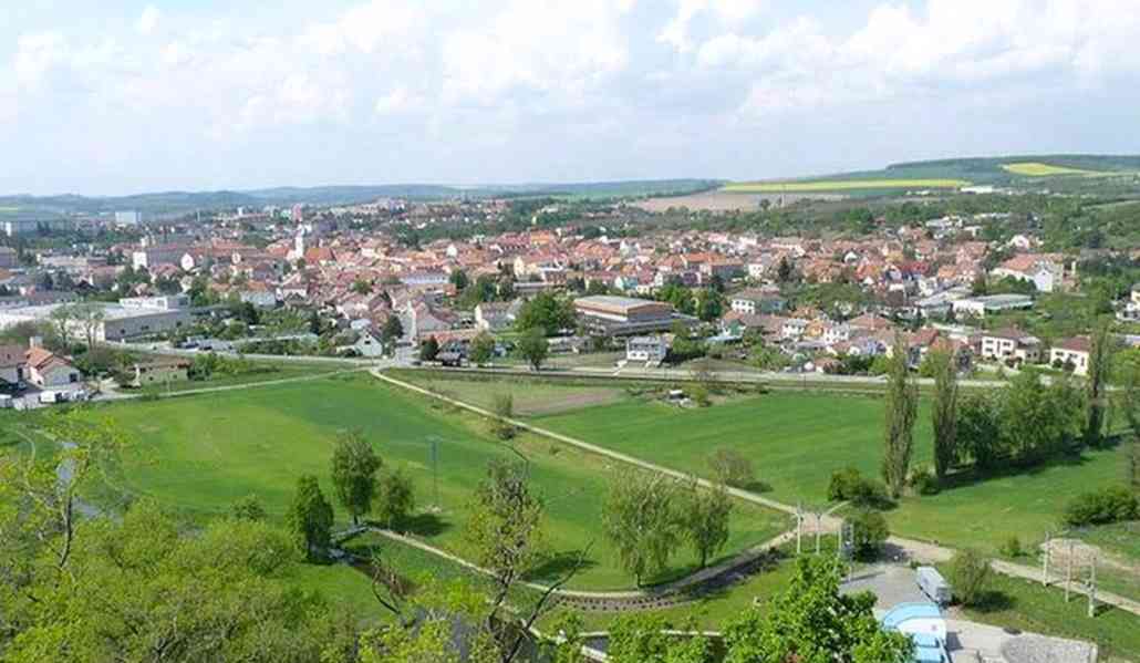 Pronájem světlého bytu 2+1 Ivančice. - foto 12