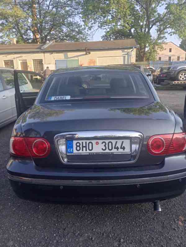 Limuzínu Kia Opirus v dobrém stavu prodám na náhradní díly. - foto 3