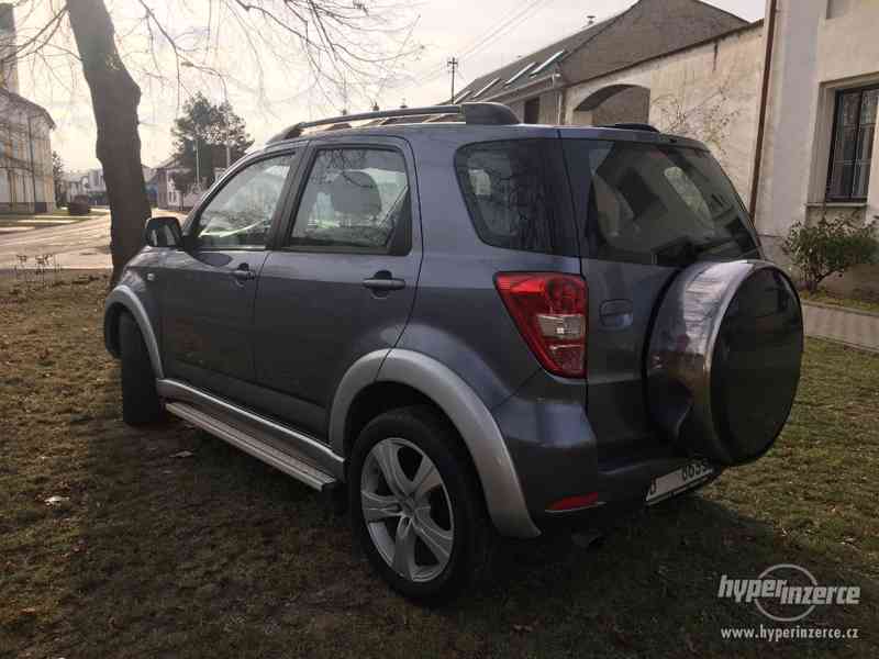 Daihatsu Terios 1.5i 4x4 - foto 6