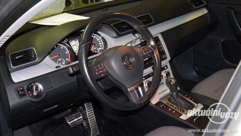 Volkswagen Passat 2.0, nafta, automat, rok 2012, navigace, kůže - foto 11