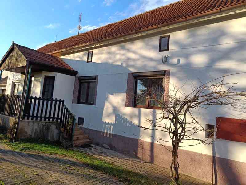 Prodej rodinného domu 150 m2, pozemek 1676 m2. - foto 1