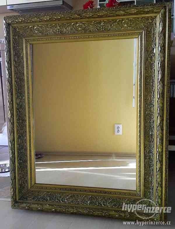 Prodám krásné zdobené starožitné zrcadlo 85x100cm - foto 1