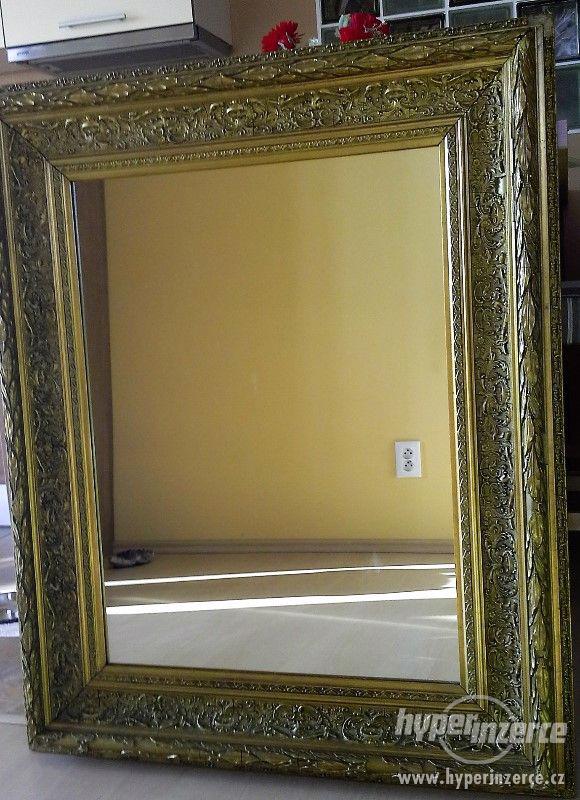 Prodám krásné zdobené starožitné zrcadlo 85x100cm - foto 4