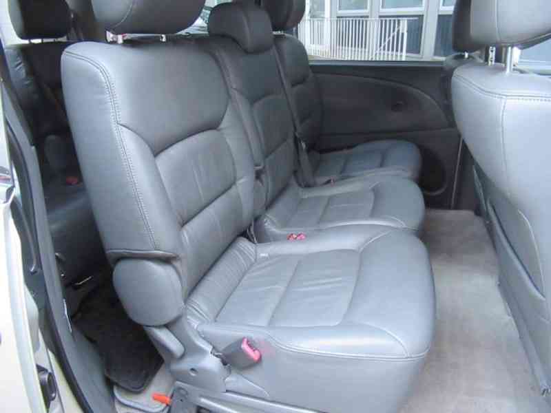 Toyota Previa 2.4i Sol benzín 115kw - foto 10