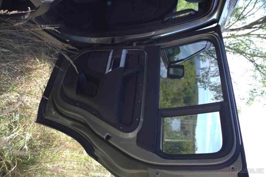 Land Rover Defender 3,0   110 - foto 12