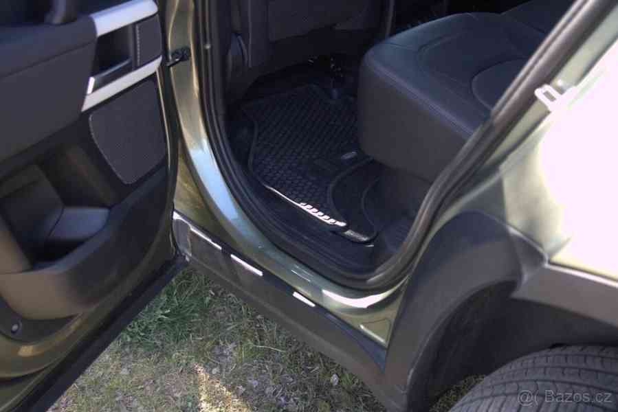 Land Rover Defender 3,0   110 - foto 10