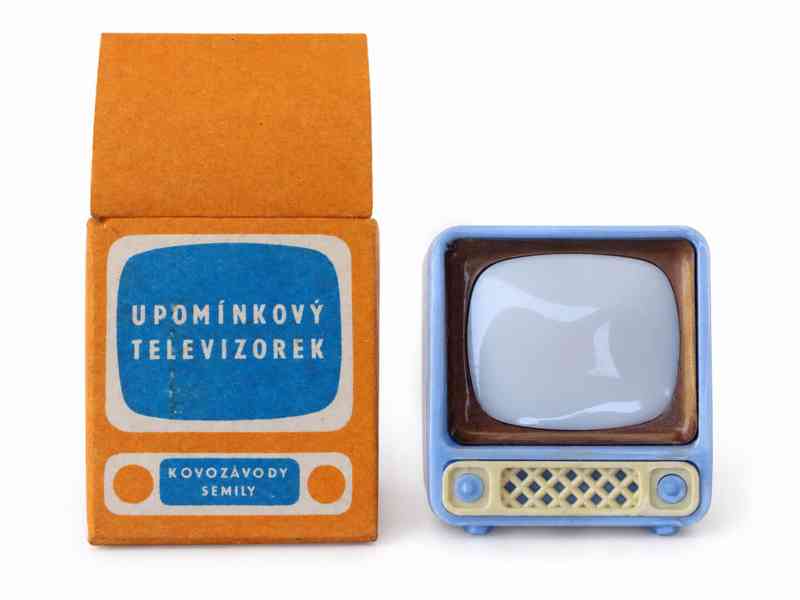 Koupím tuto malou dětskou tv - retro hračka - foto 2
