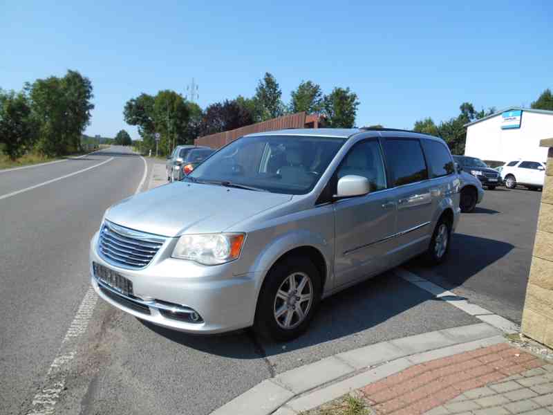 Chrysler Town Country 3,6 Penta DVD 2011 - foto 2