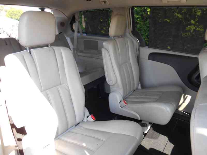 Chrysler Town Country 3,6 Penta DVD 2011 - foto 7