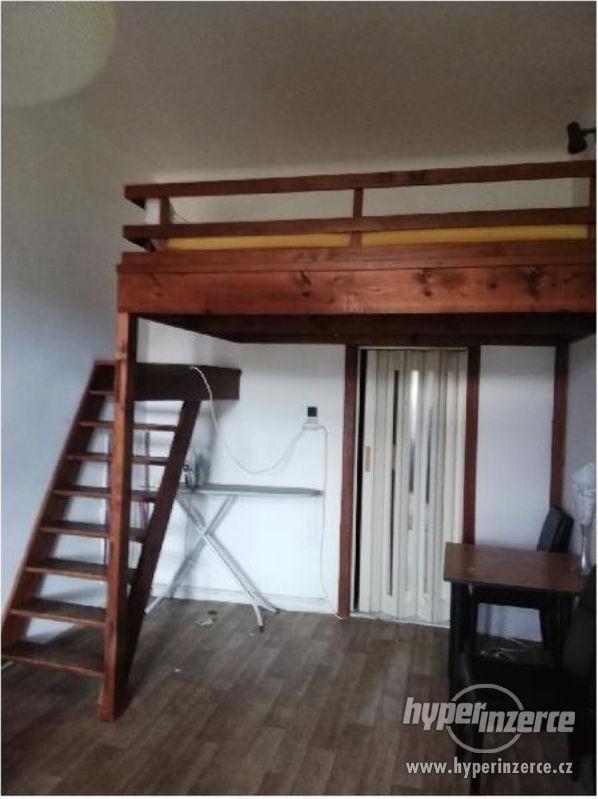 Patro na spaní - patrová postel - foto 1