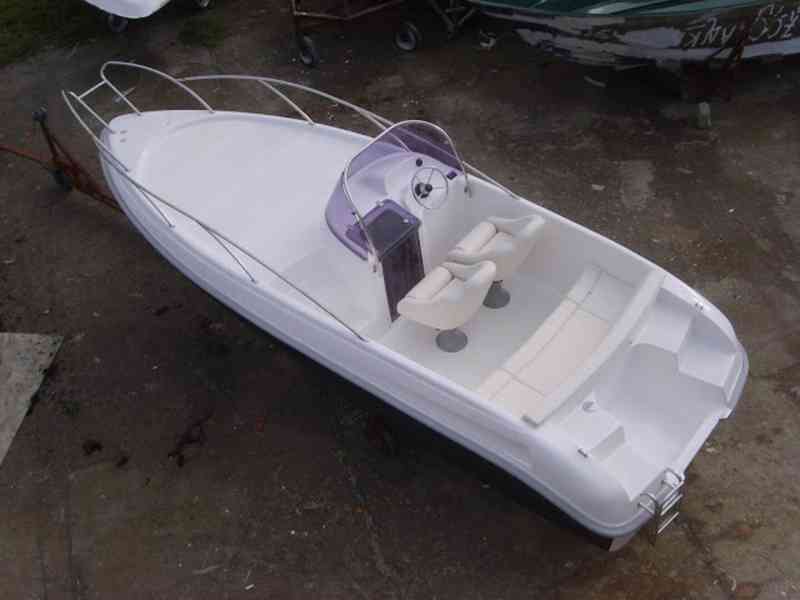 Motorový kajutový člun Orion 630 SunDeck - foto 5