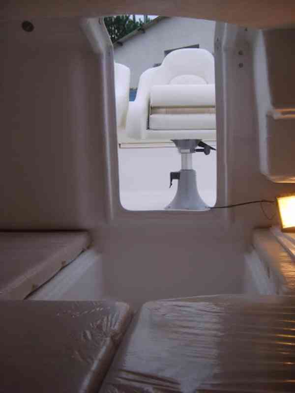 Motorový kajutový člun Orion 630 SunDeck - foto 4