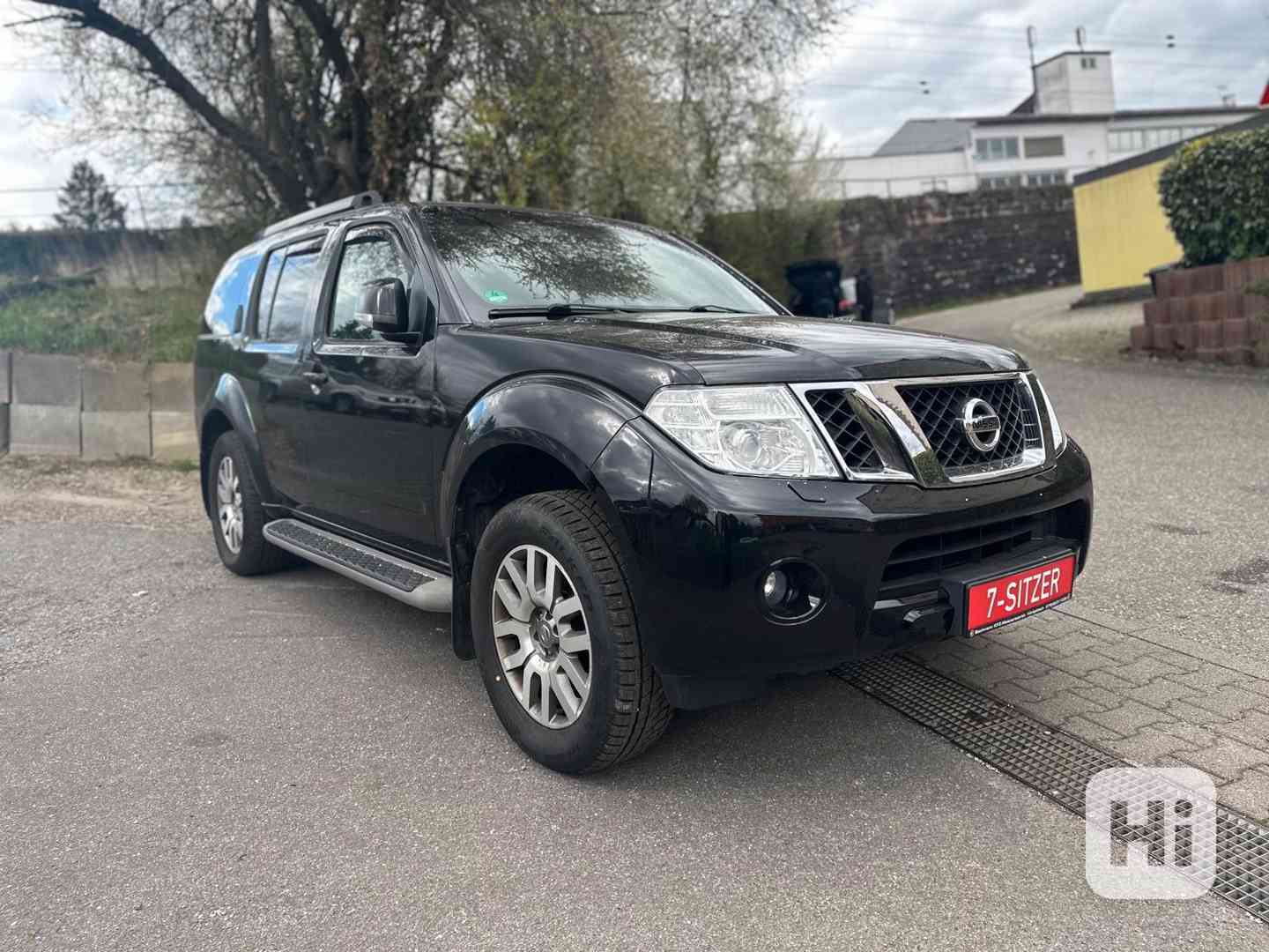 Nissan Pathfinder 2.5 dCi LE Aut. 140kw - foto 1
