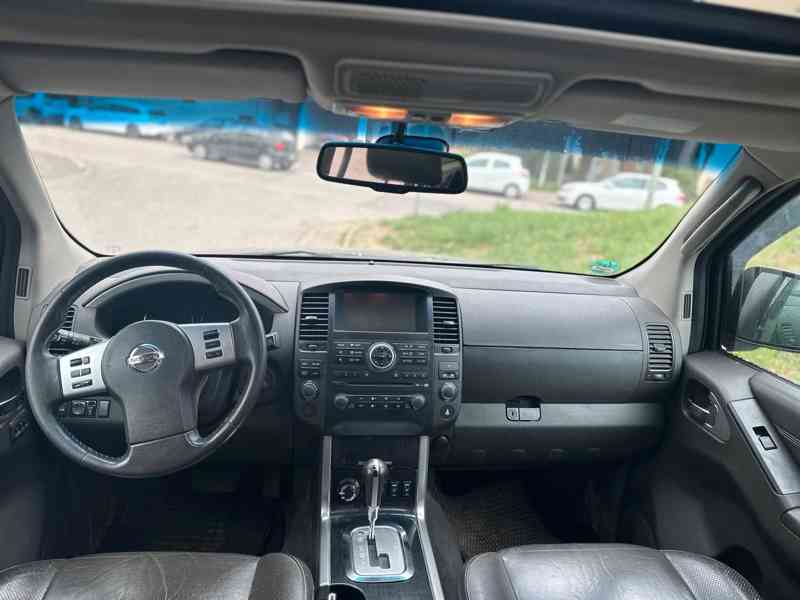 Nissan Pathfinder 2.5 dCi LE Aut. 140kw - foto 15