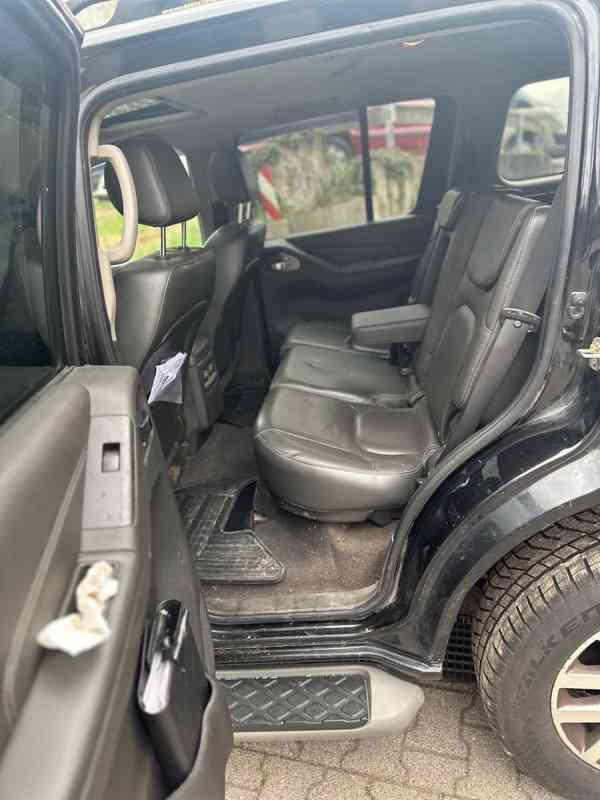 Nissan Pathfinder 2.5 dCi LE Aut. 140kw - foto 11