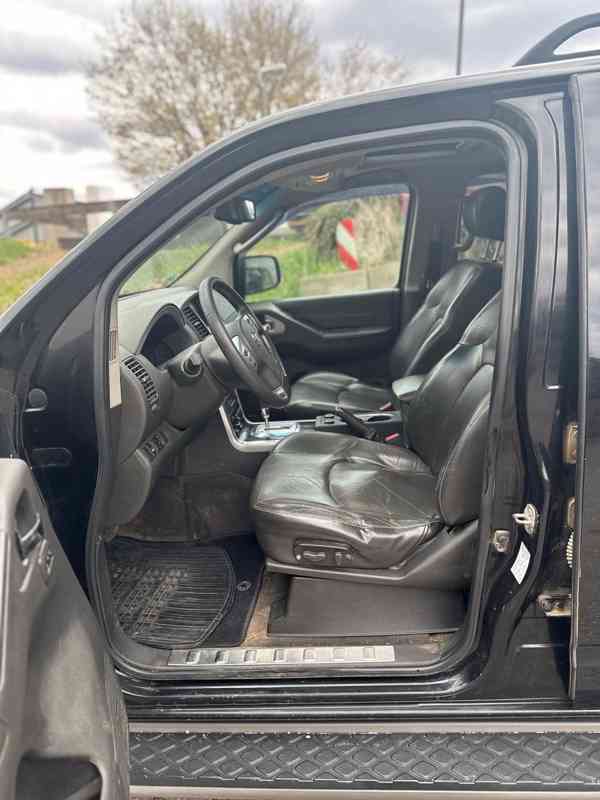 Nissan Pathfinder 2.5 dCi LE Aut. 140kw - foto 14