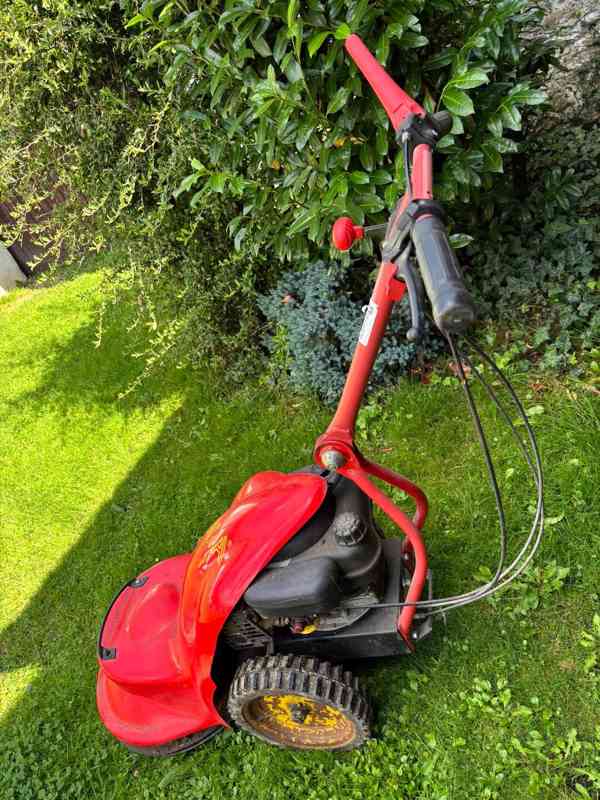 Sekačka na trávu - foto 2